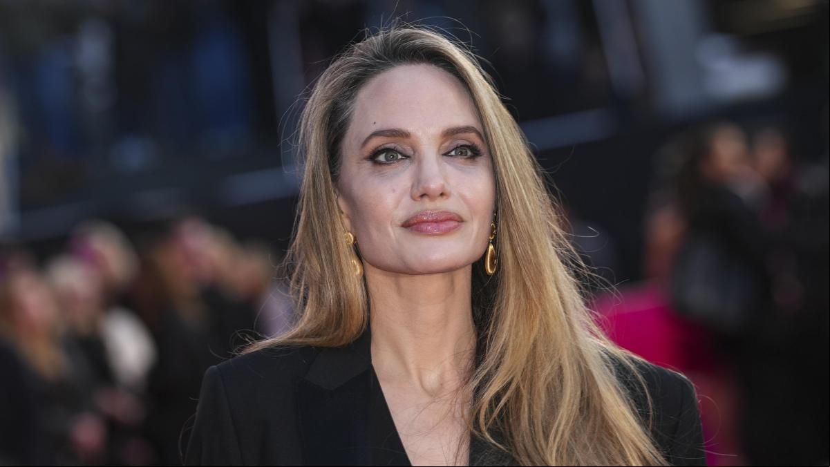 El truco de Angelina Jolie para lucir con acierto el esmoquin masculino