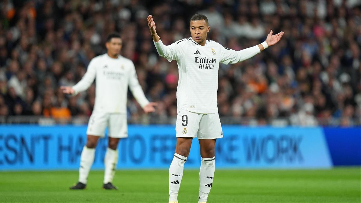 Dos goles anulados a Mbappé por fuera de juego