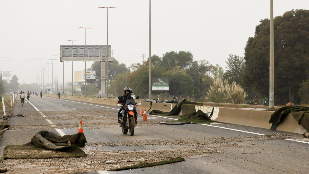 El impacto de la DANA: así están carreteras, trenes, luz, líneas telefónicas...