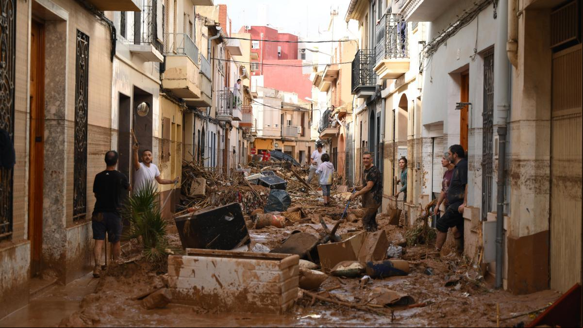 Cañas, barro y un modelo que cambiar