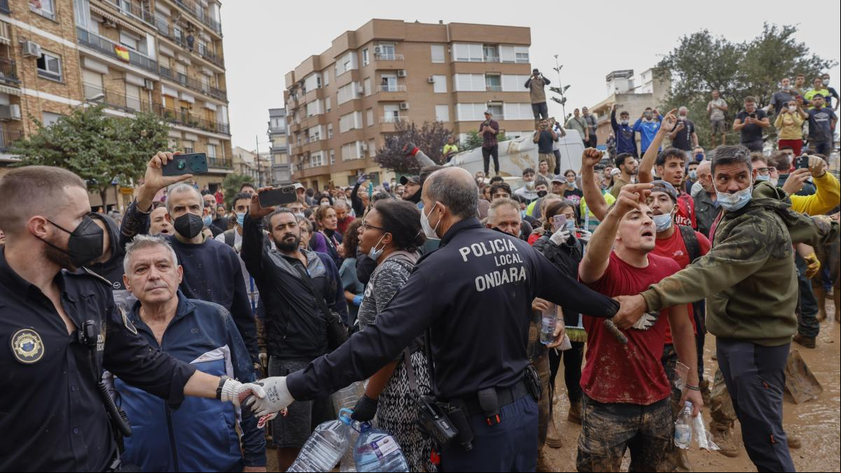 Detenido un hombre de 30 años por amenazar de muerte a Mazón en redes durante tres meses