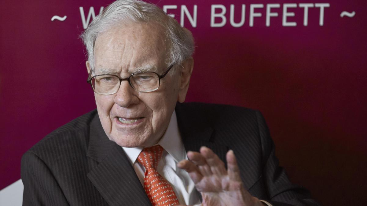 Warren Buffett, empresario multimillonario: “Descubre cuáles son tus fortalezas, elige a las personas adecuadas y no tengas miedo de cometer errores”