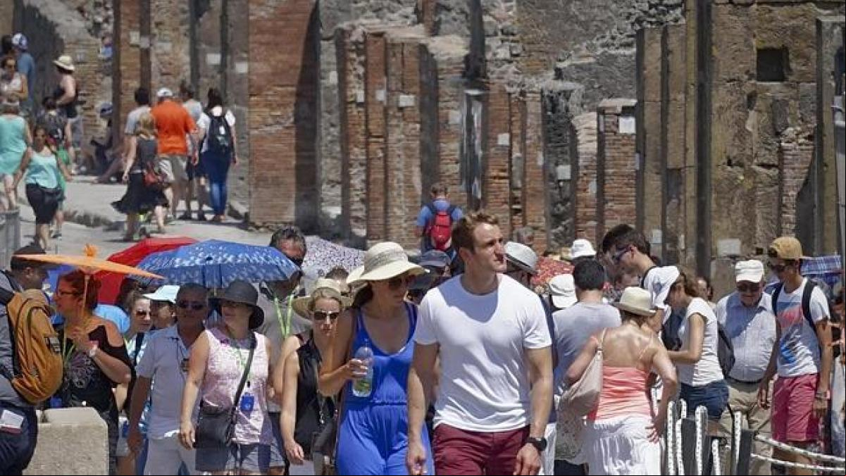 El turismo hace mella en Pompeya, que limitará las entradas tras un verano “sin precedentes”