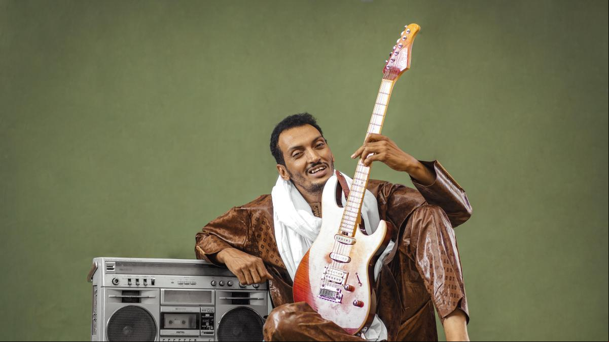 “La guitarra, el desierto y el pueblo tuareg son una unidad”