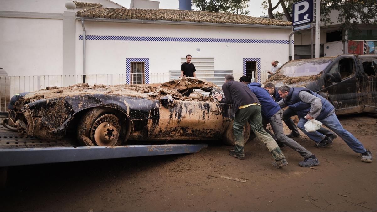 Japón se anticipó a Mazón: alertó a sus residentes en España un día antes de la DANA