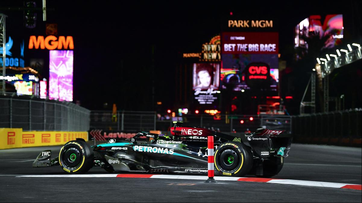Hamilton emerge en Las Vegas y domina los primeros entrenamientos libres