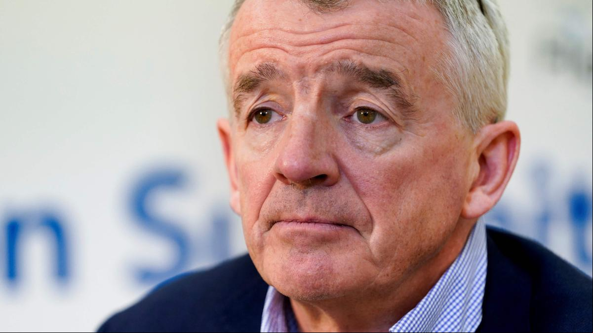 El presidente de Ryanair llama “ministro loco comunista” a Bustinduy