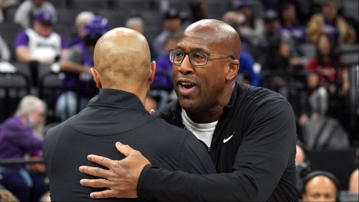 Jordi Fernández le gana a su mentor Mike Brown en su vuelta a Sacramento con los Nets