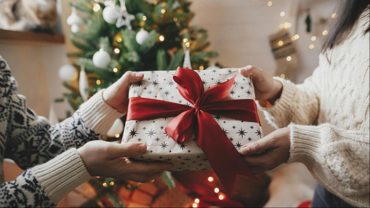 Así reacciona nuestro cerebro cuando recibe o da un regalo en las fiestas navideñas