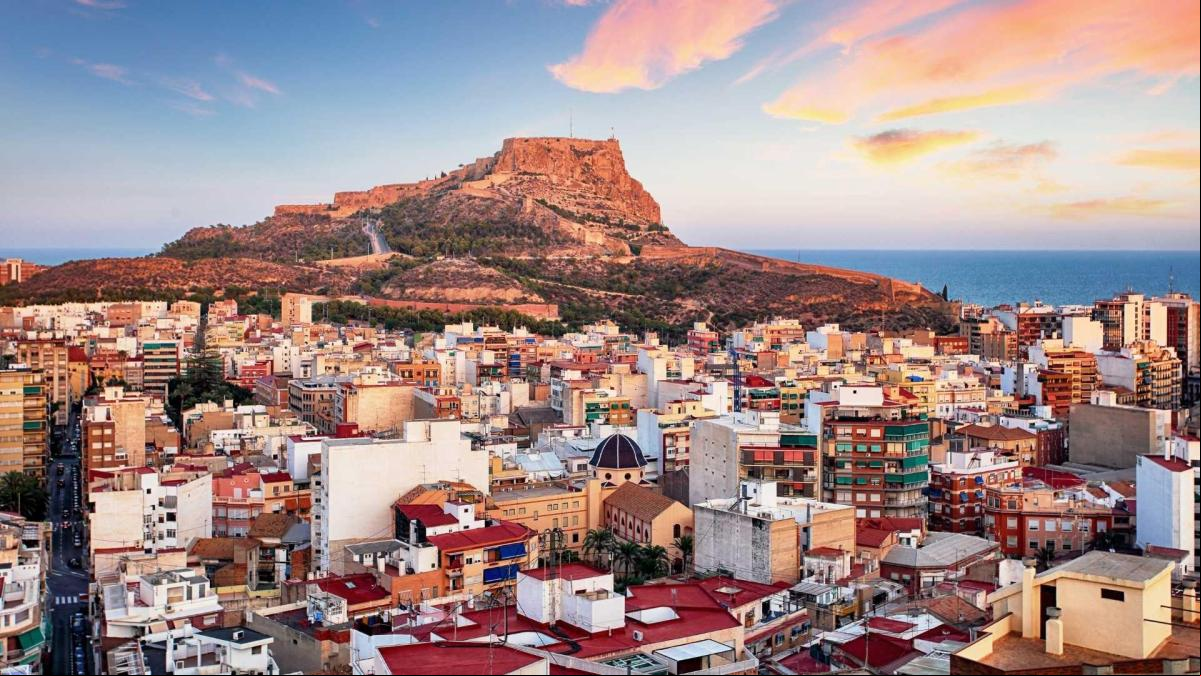 Ni Madrid ni San Sebastián: esta es la ciudad menos cariñosa de España, según un estudio
