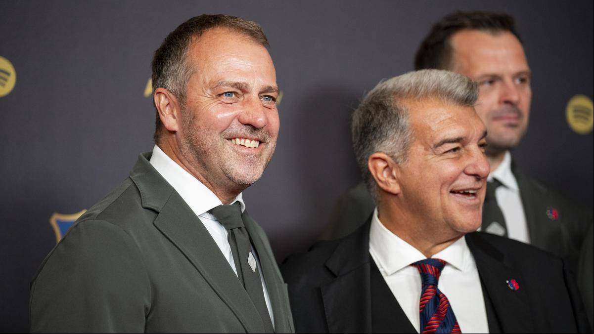 Laporta se reúne con Flick para detallarle los planes para inscribir a Olmo y Pau Víctor