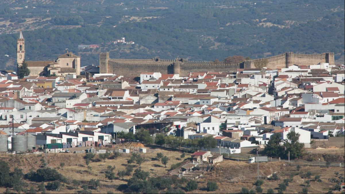 Un encantador pueblo de menos de dos mil habitantes busca a 50 trabajadores: ubicado en la serranía onubense