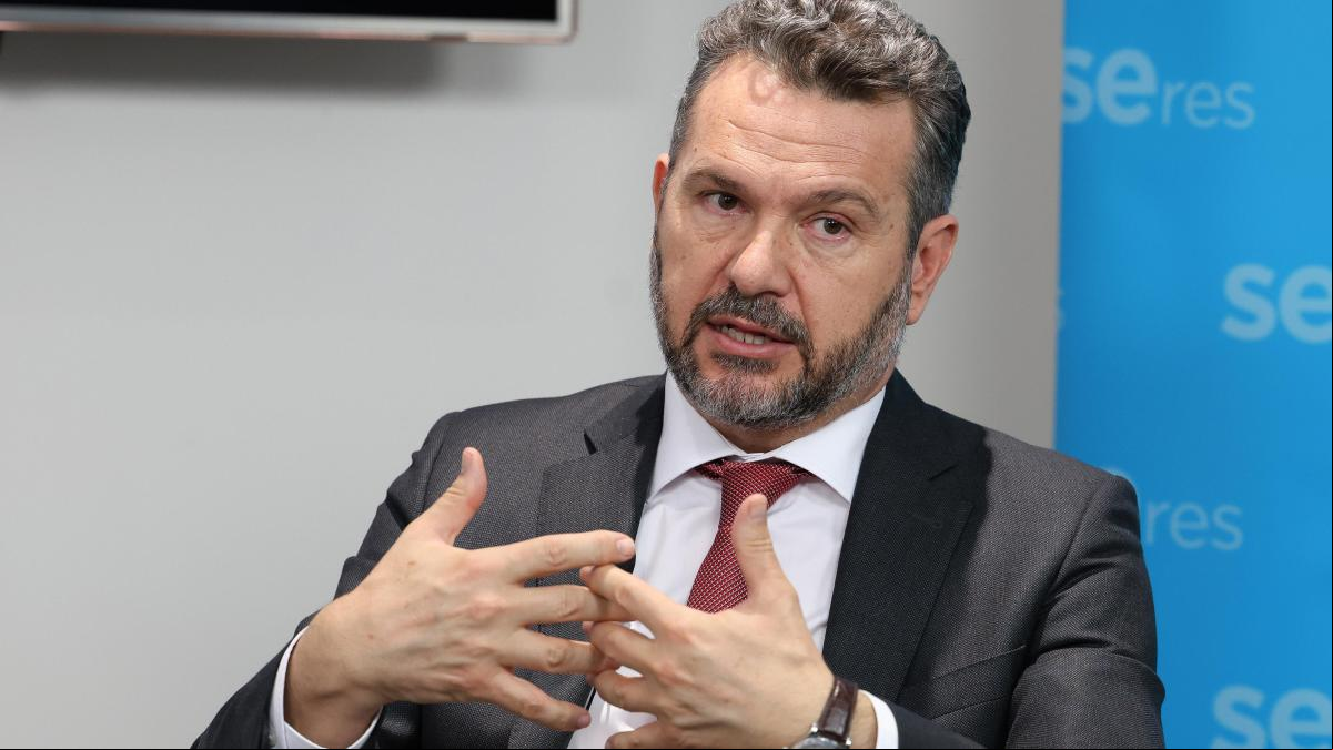 Más retraso en la opa del BBVA: la CNMV no la aprobará hasta el dictamen de Competencia