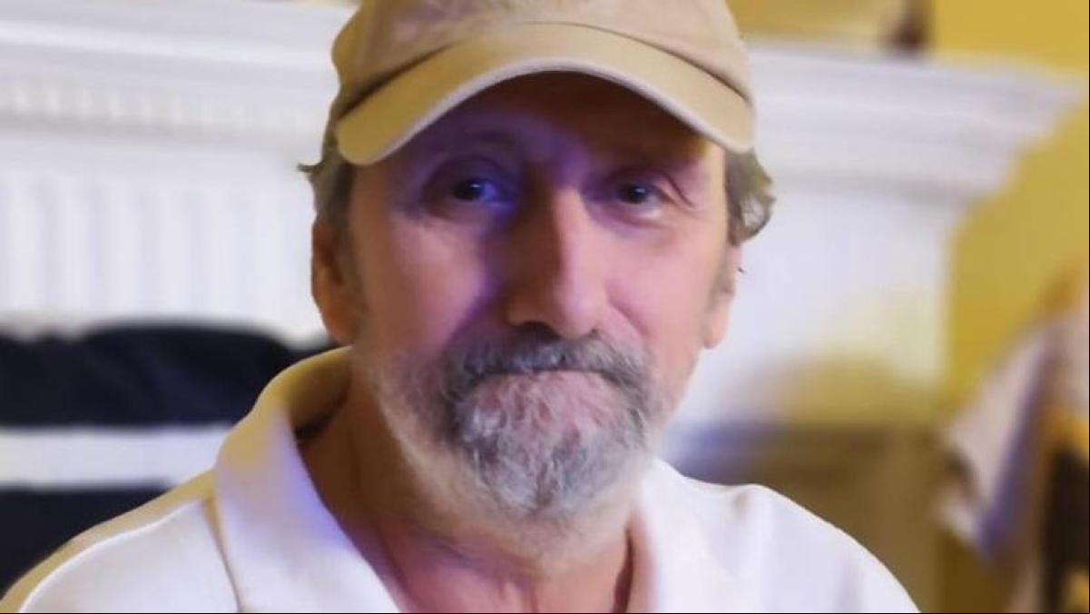 José Luis Gil reaparece tres años después del ictus que le hizo retirarse de la vida pública