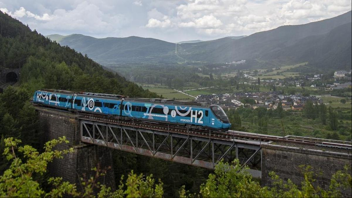 El tren de hidrógeno toma impulso en España tras recorrer sus primeros 10.000 kilómetros