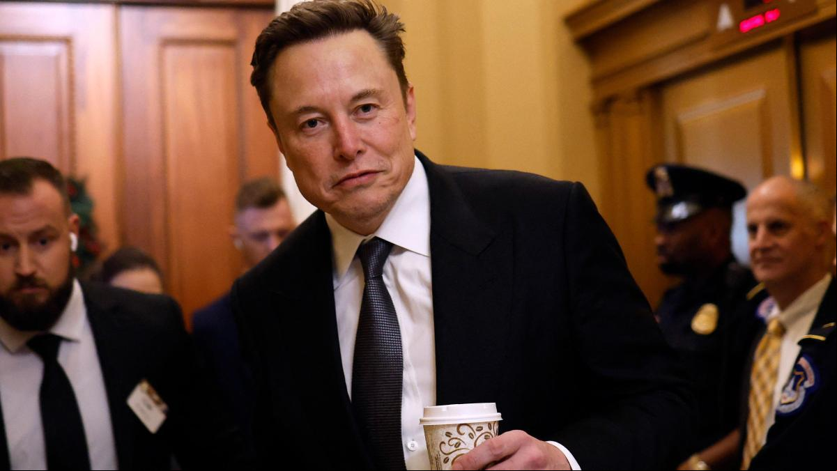 Elon Musk hace historia: su fortuna supera los 400.000 millones