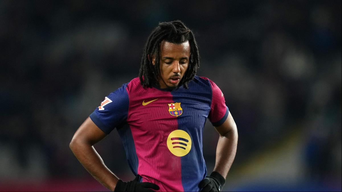 Koundé, el futbolista con más partidos y minutos disputados del mundo en el 2024