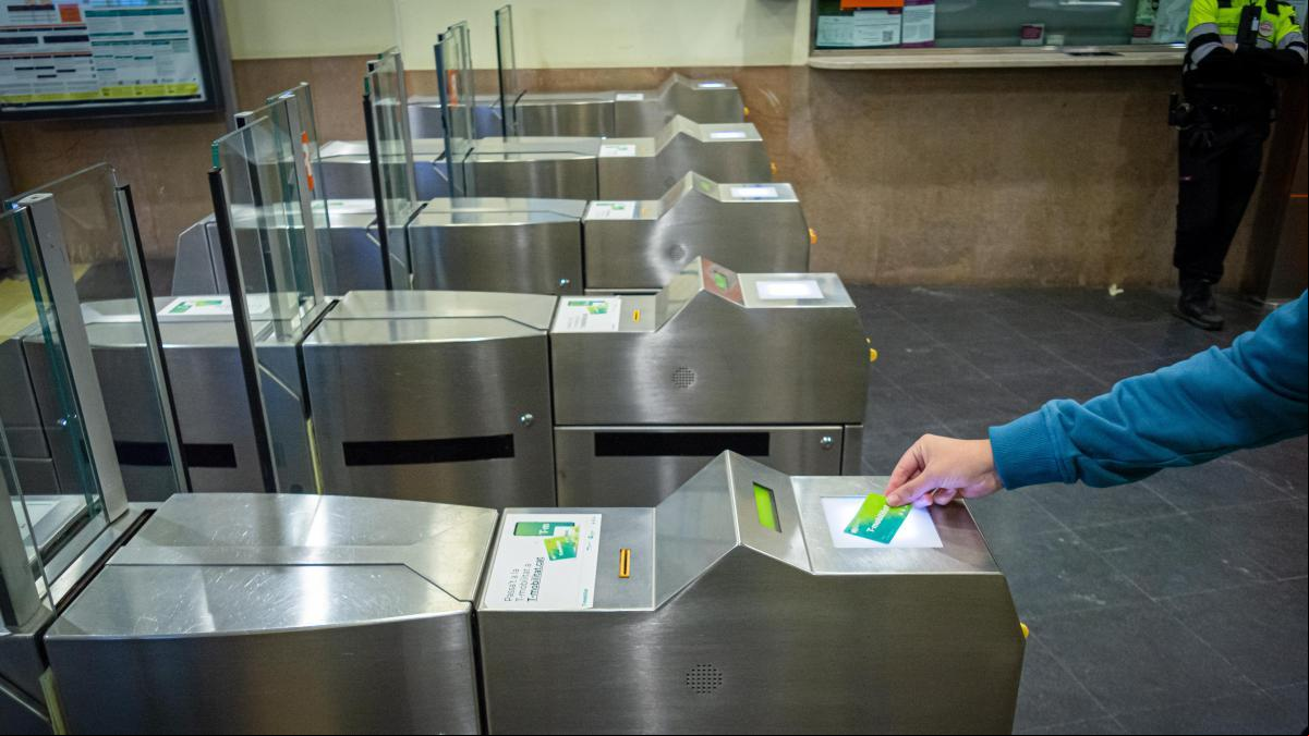 La T-Usual y la T-Jove seguirán a mitad de precio durante todo el 2025