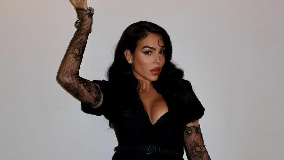 “Una diosa”: Georgina Rodríguez, más espectacular que nunca con un diseño vintage de Dior
