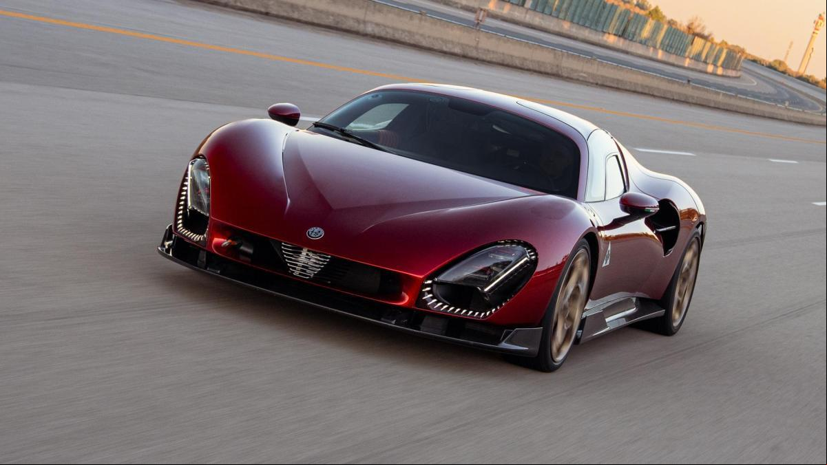 Alfa Romeo 33 Stradale, un exclusivo deportivo de edición limitada que supera el millón de euros y se fabrica a mano