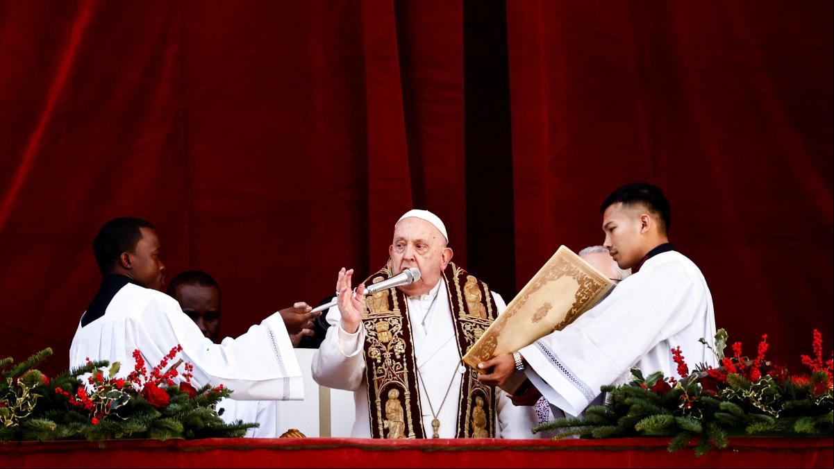 El Papa pide en el mensaje de Navidad que callen las armas en Ucrania y en Oriente Medio