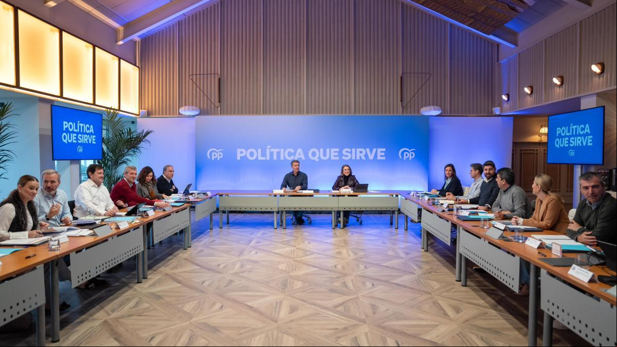 Feijóo reúne a todos sus barones en Asturias para lanzar su plan alternativo de vivienda