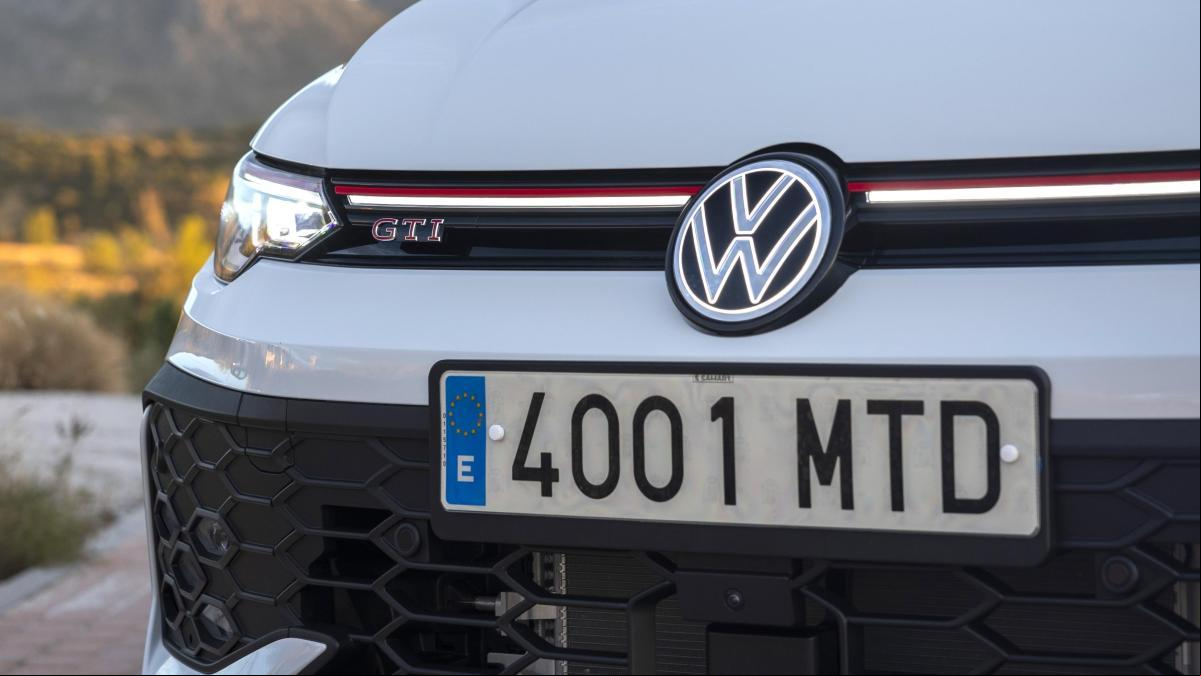 Este es el cambio que ha introducido la DGT en las nuevas matrículas de vehículos