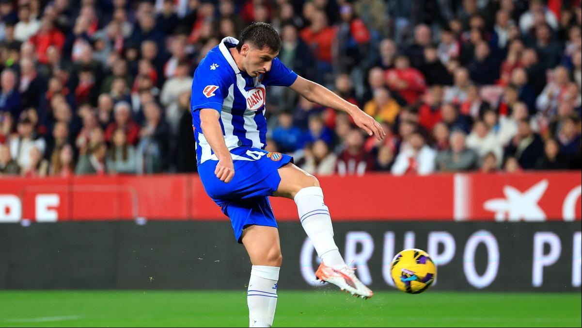El Espanyol resiste en Sevilla