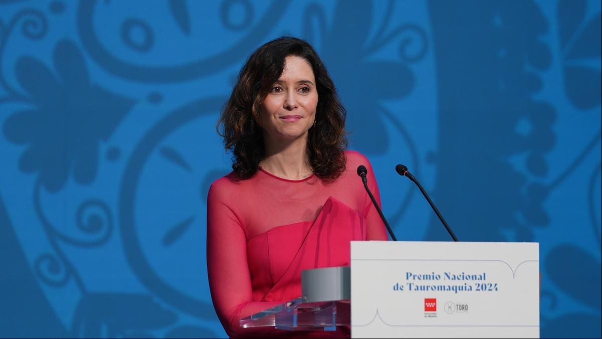 Ayuso critica la “censura sectaria” de Urtasun contra la tauromaquia