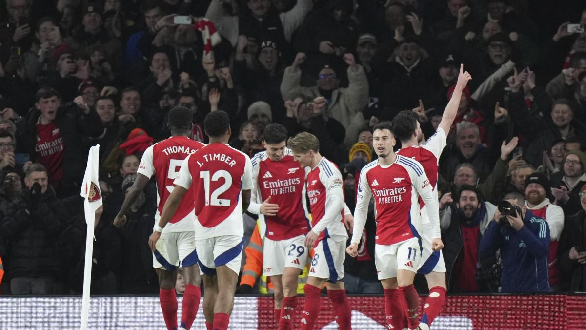 El Arsenal arrasa a un City endeble y errático