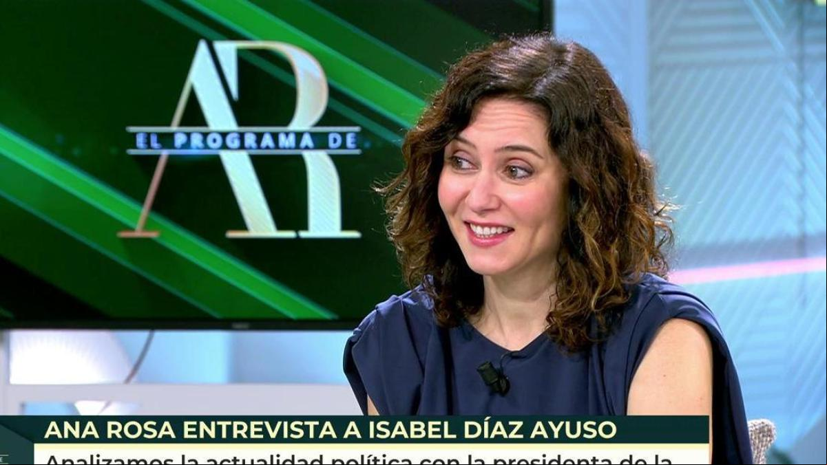 Ayuso denuncia la desaparición de su móvil de los watsaps enviados a Sánchez