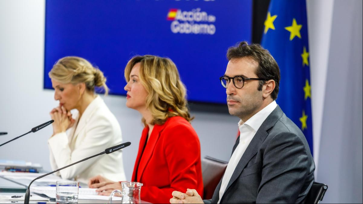 El Gobierno prevé alcanzar los 23 millones de ocupados en 2026 aunque ya percibe menos demanda externa