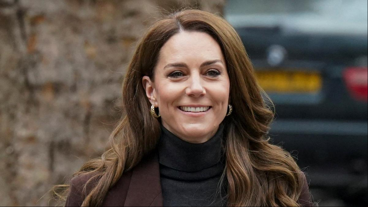 Kate Middleton se rinde al color de moda con una sofisticada americana que puedes fichar en Zara por 110 euros