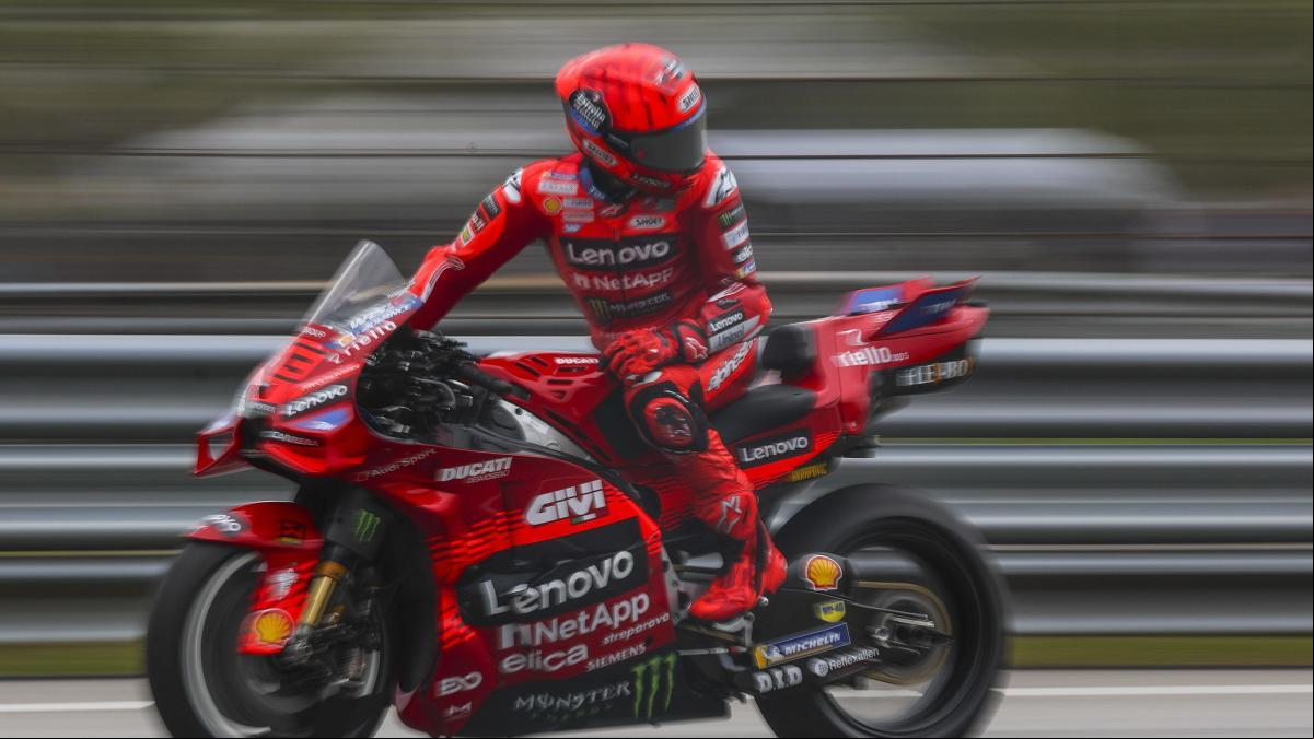 Marc Márquez estrena el curso con Ducati con el segundo puesto, pegado al más veloz