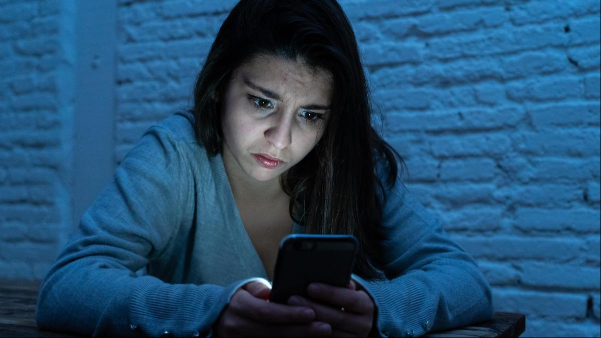 El tabú digital: los adolescentes son los que sufren más ciberdelitos y los que menos los denuncian