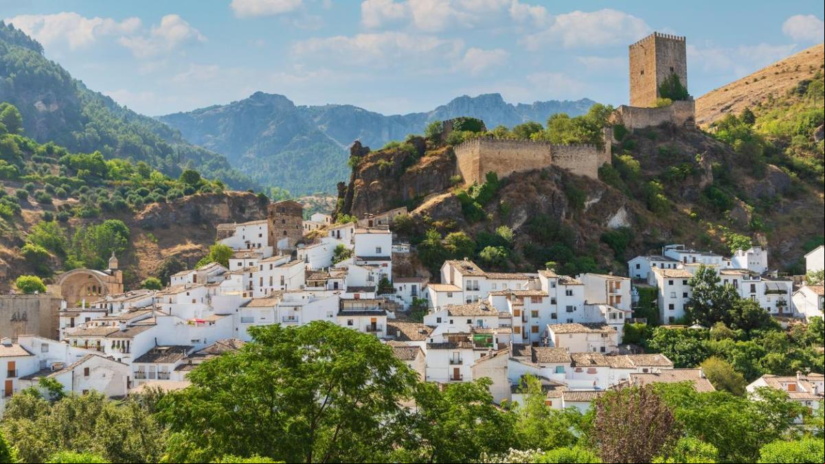 El pueblo más acogedor de España, y segundo del mundo, está en Jaén y es un refugio único reconocido entre 360 millones de opiniones