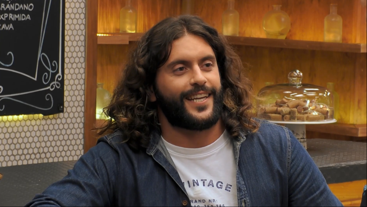 Carlos Sobera se queda en shock al descubrir la profesión de un soltero de First Dates: Chupo piedras