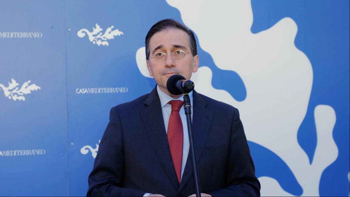 Albares aleja la posibilidad de enviar tropas a Ucrania: “La paz sigue estando muy lejos