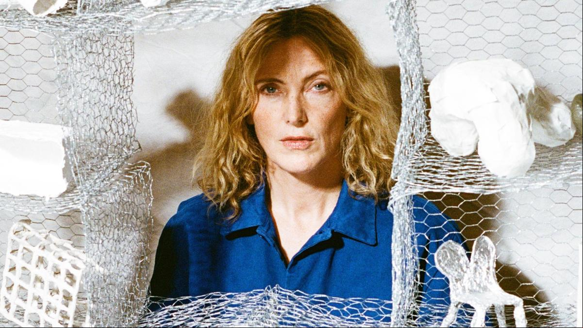 “El mundo está saturado, ¿quién necesita muebles nuevos?”: Faye Toogood, la diseñadora del año que busca el sentido de los objetos