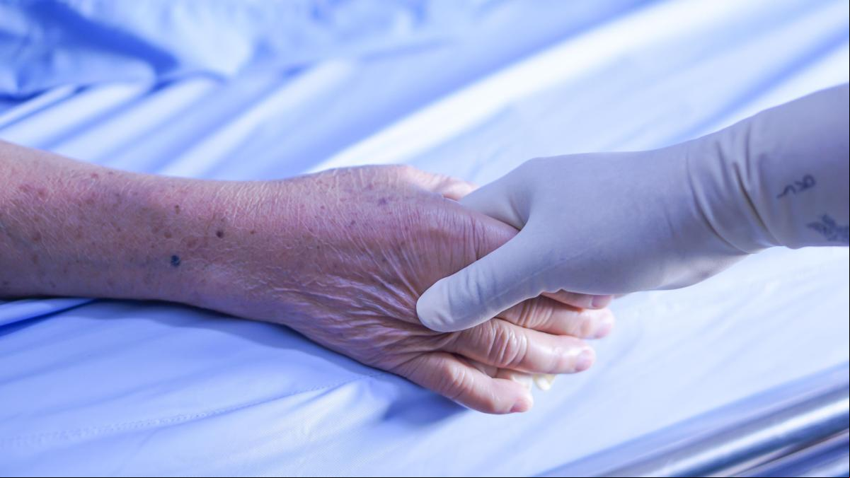 Cárcel para el hombre con síndrome del cuidador quemado que dejó morir a su esposa