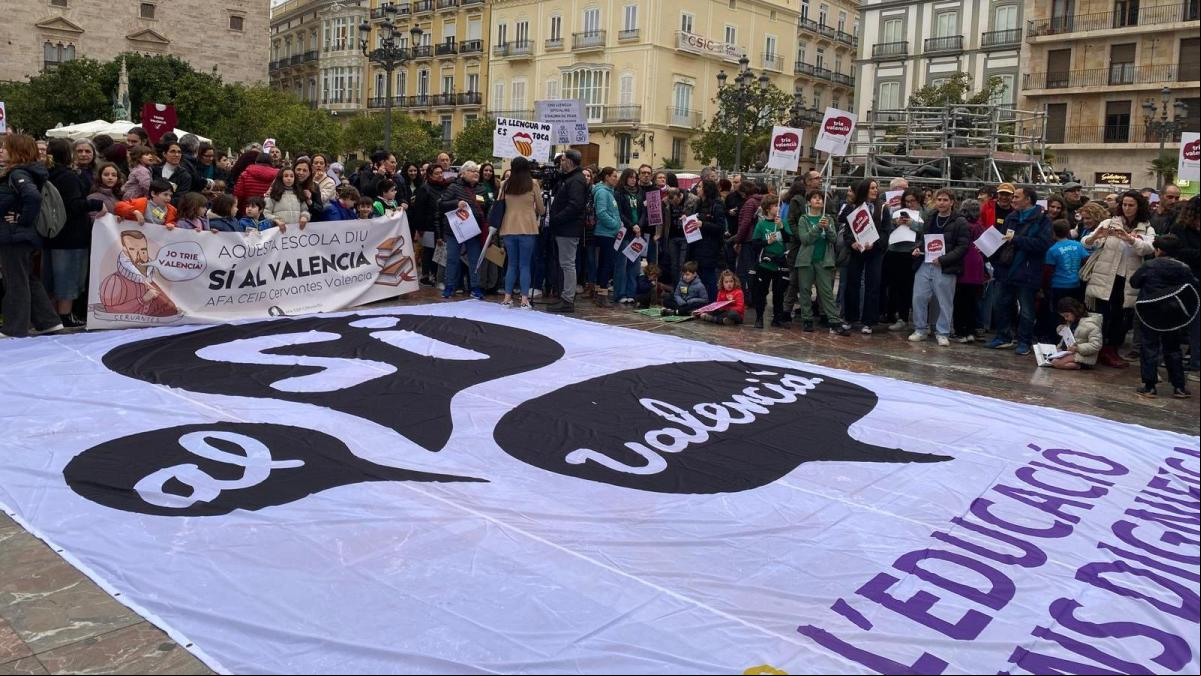 Contra el valenciano