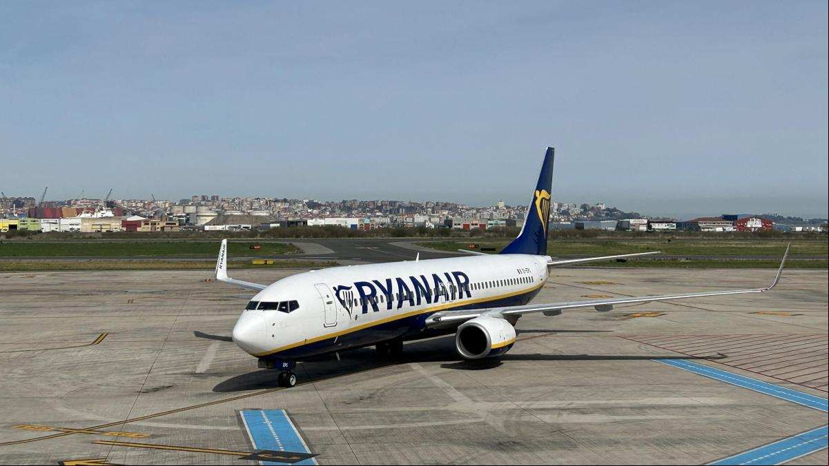 Una maniobra in extremis del piloto evita el choque entre dos aviones en Santander