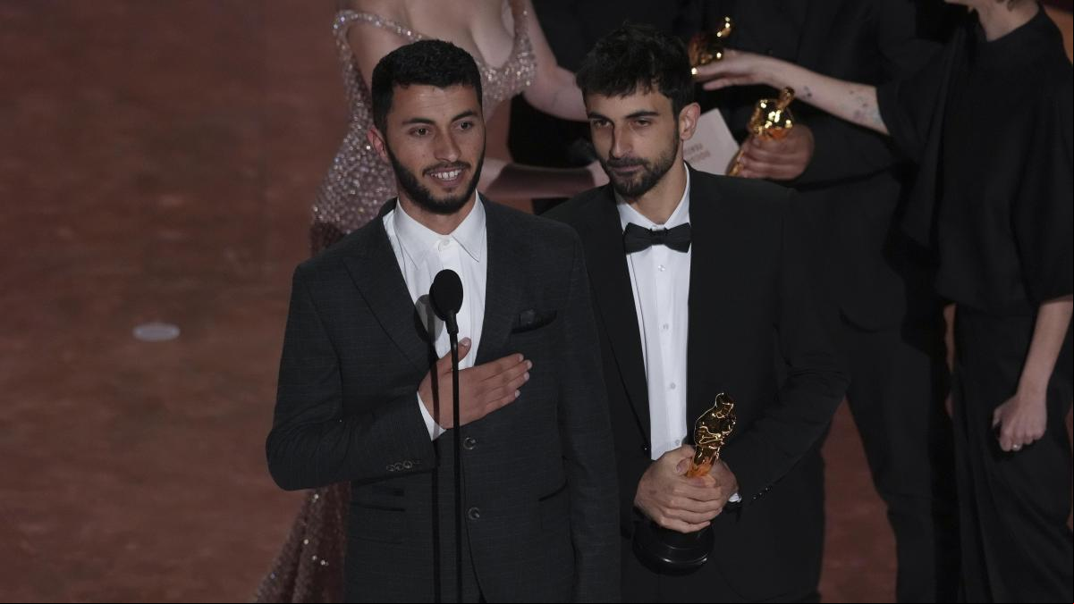 El emocionante discurso del cineasta palestino Basel Adra tras ganar el Premio Óscar por No Other Land: Siempre temiendo la violencia
