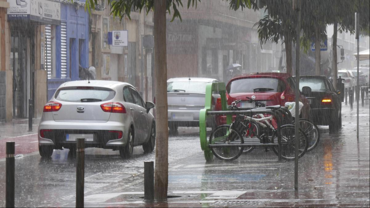 Aviso rojo en Canarias por vientos de hasta 130 km/h y lluvias por la borrasca Nuria