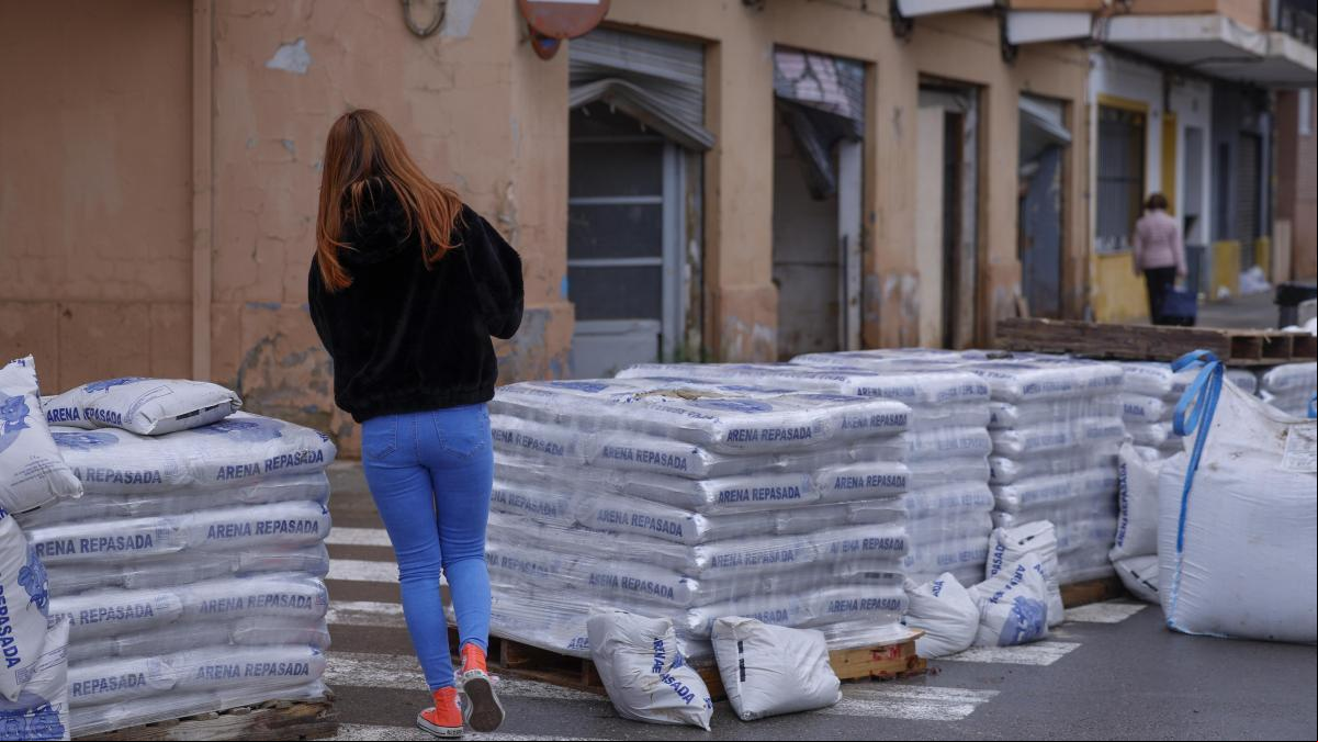 Emergencias mantiene la alerta por lluvias en Valencia y Castellón y Aemet el aviso naranja