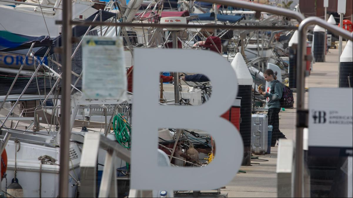 Los últimos barcos apartamento para turistas aún atracan en el Port Fòrum de Barcelona