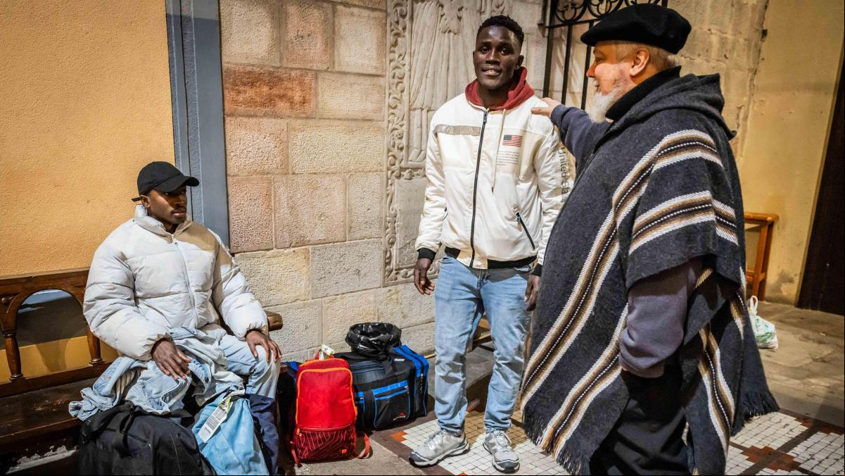 Lamine y Oumar abandonados en El Prat Lamine y Oumar abandonados en El Prat
