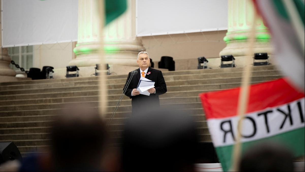 El húngaro Orbán prepara un referéndum contra el ingreso de Ucrania en la UE