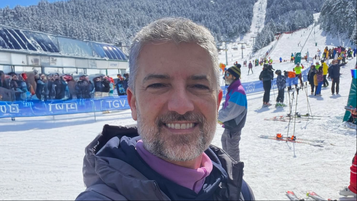 La tierna escapada de Toni Cruanyes a la nieve en familia: “Un poco de sol después de tantos días de lluvia”