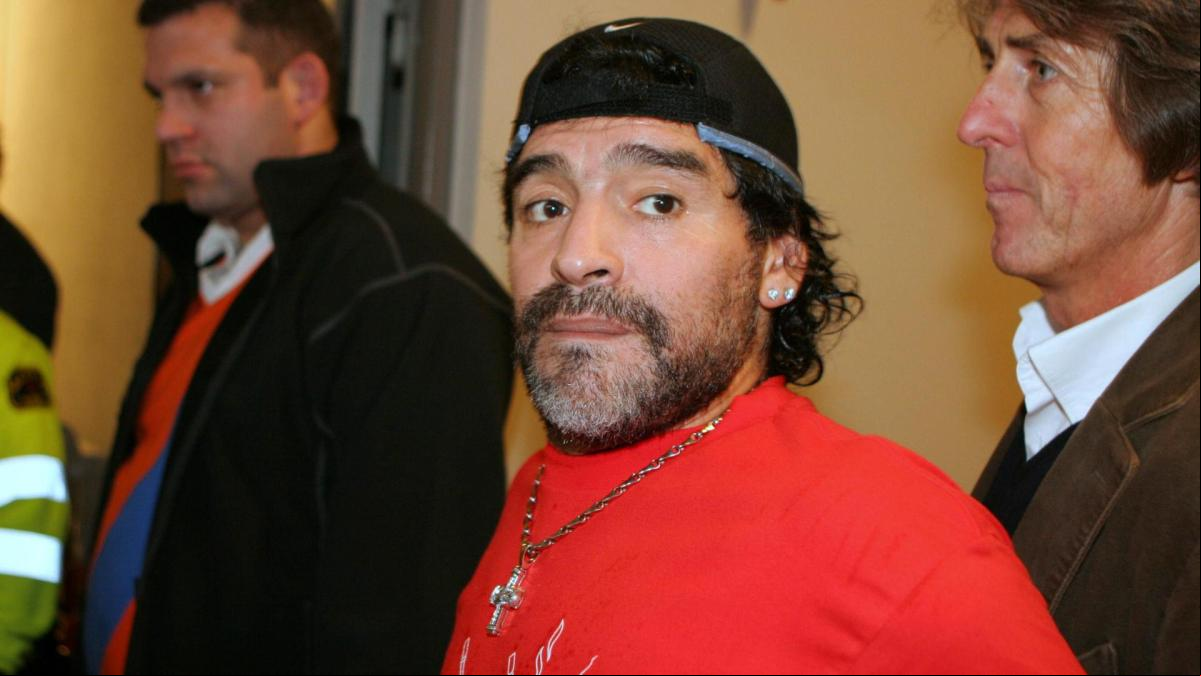 “Maradona tenía el abdomen a punto de explotar”